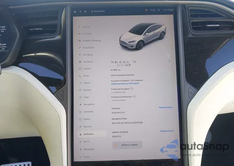 2018 Tesla Model X 100D/75D/P100D z USA, uszkodzony, nr VIN 5YJXCBE22JF103533